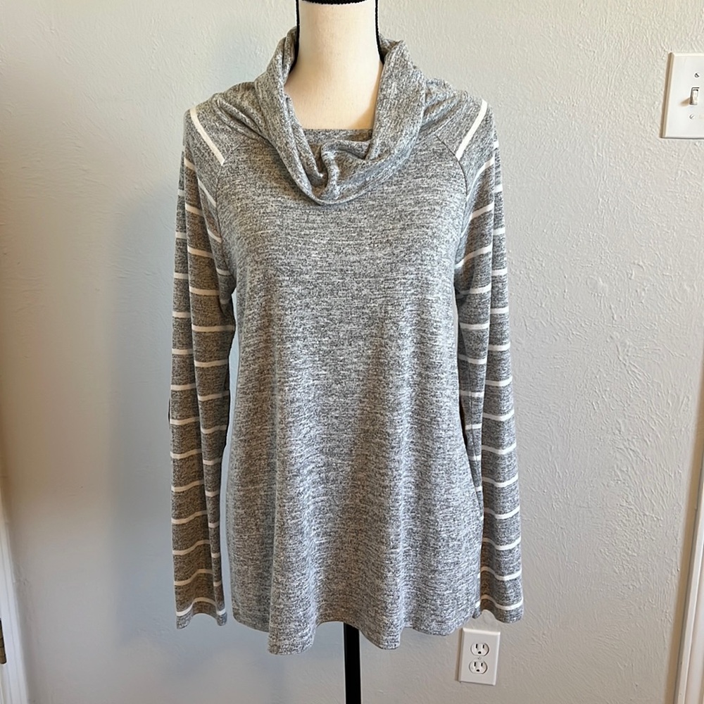 Market & Spruce top, L